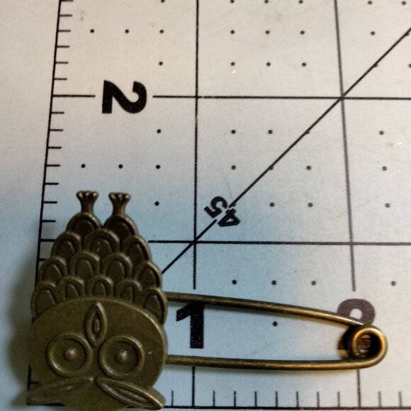 Owl Safety Pin Brooch Bronze Tone Metal Craft Charm Holder - Picture 2 of 3